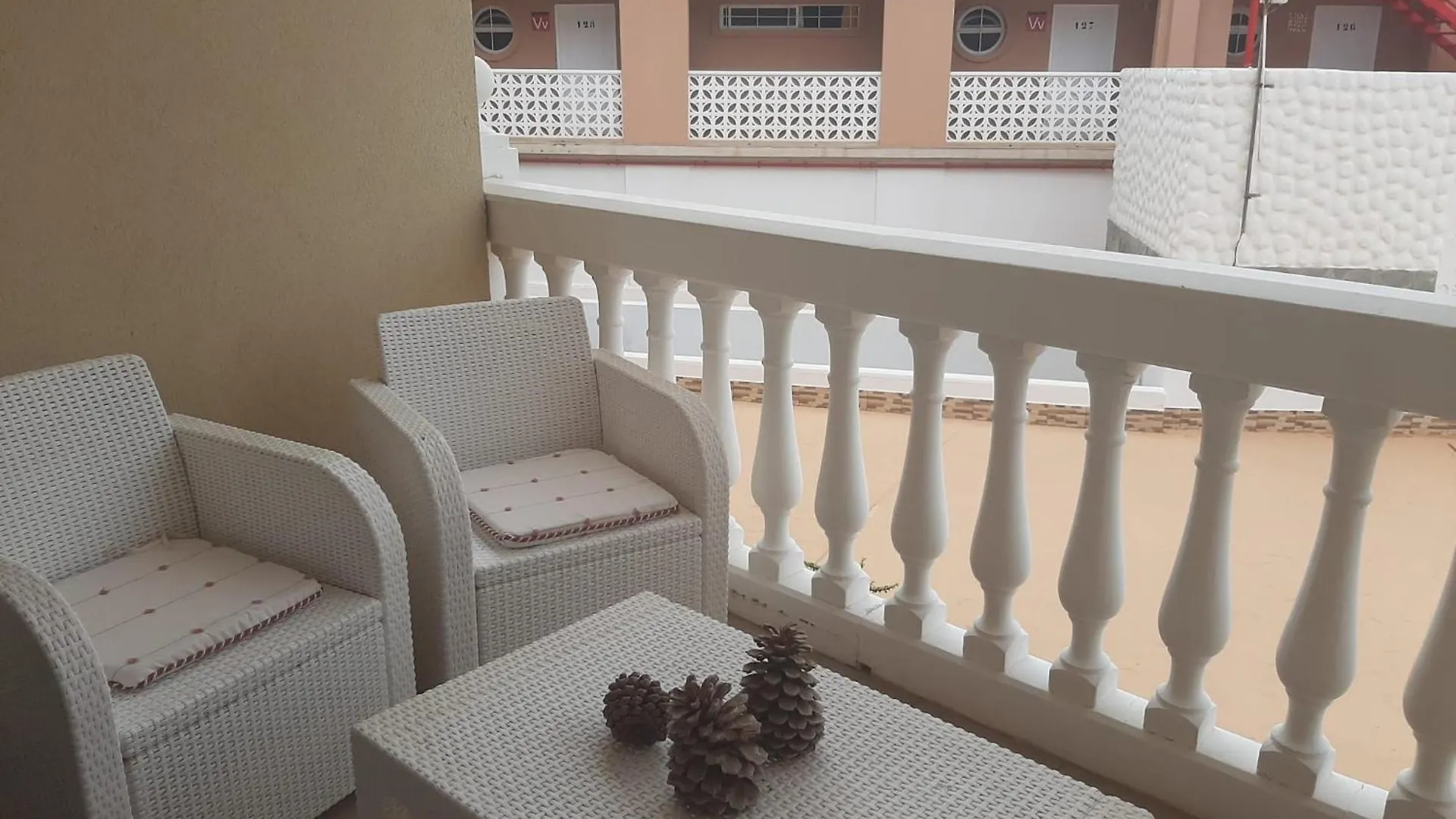 Coqueto Apartamento En Parque Carolina Costa Del Silencio